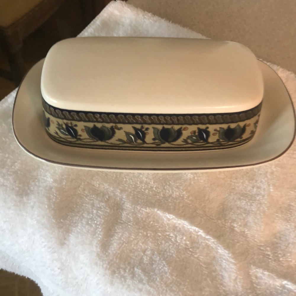 Mikasa Intaglio butter dish